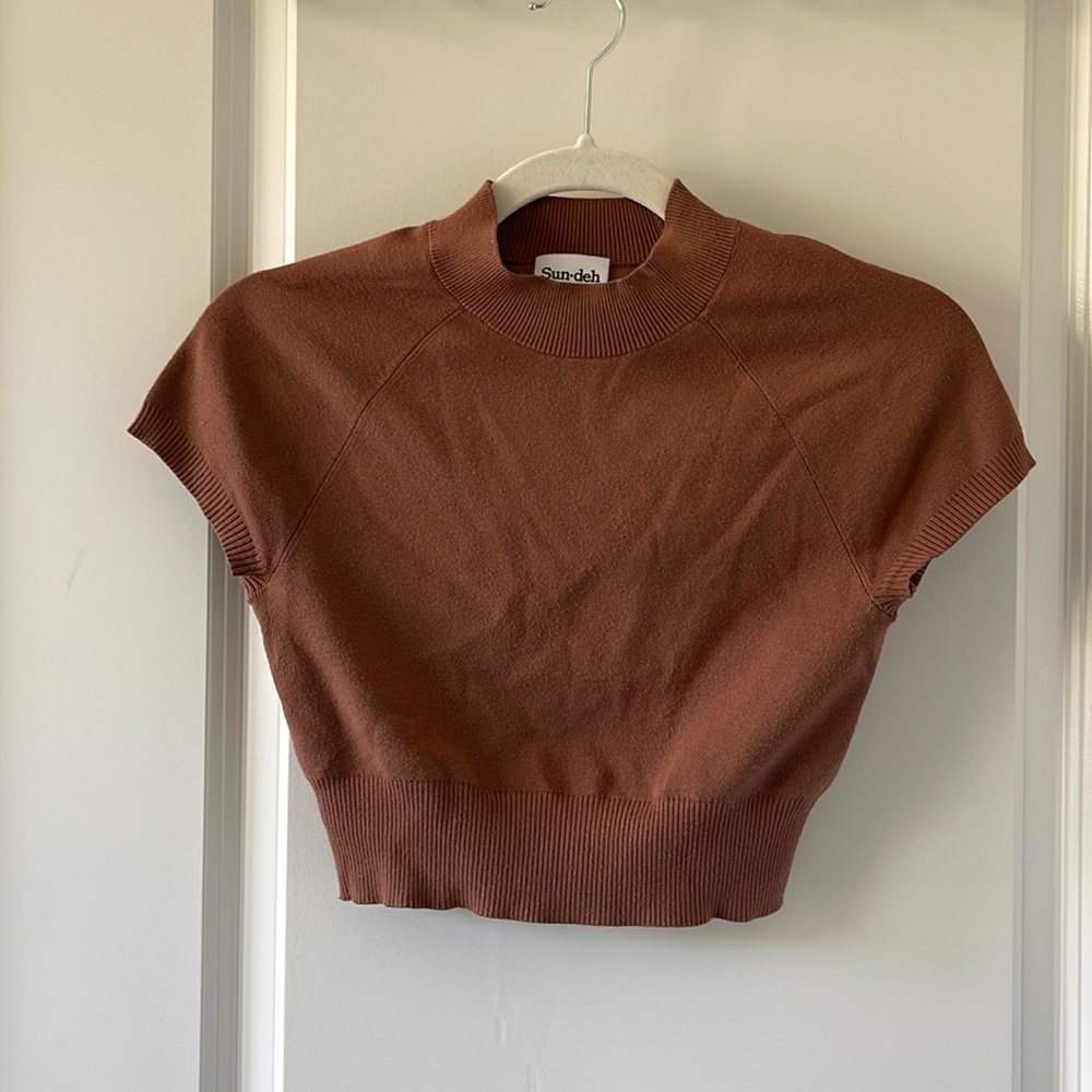 Aritzia Sunday Best (Sundeh) mock neck croptop. Priced at $10 for order …